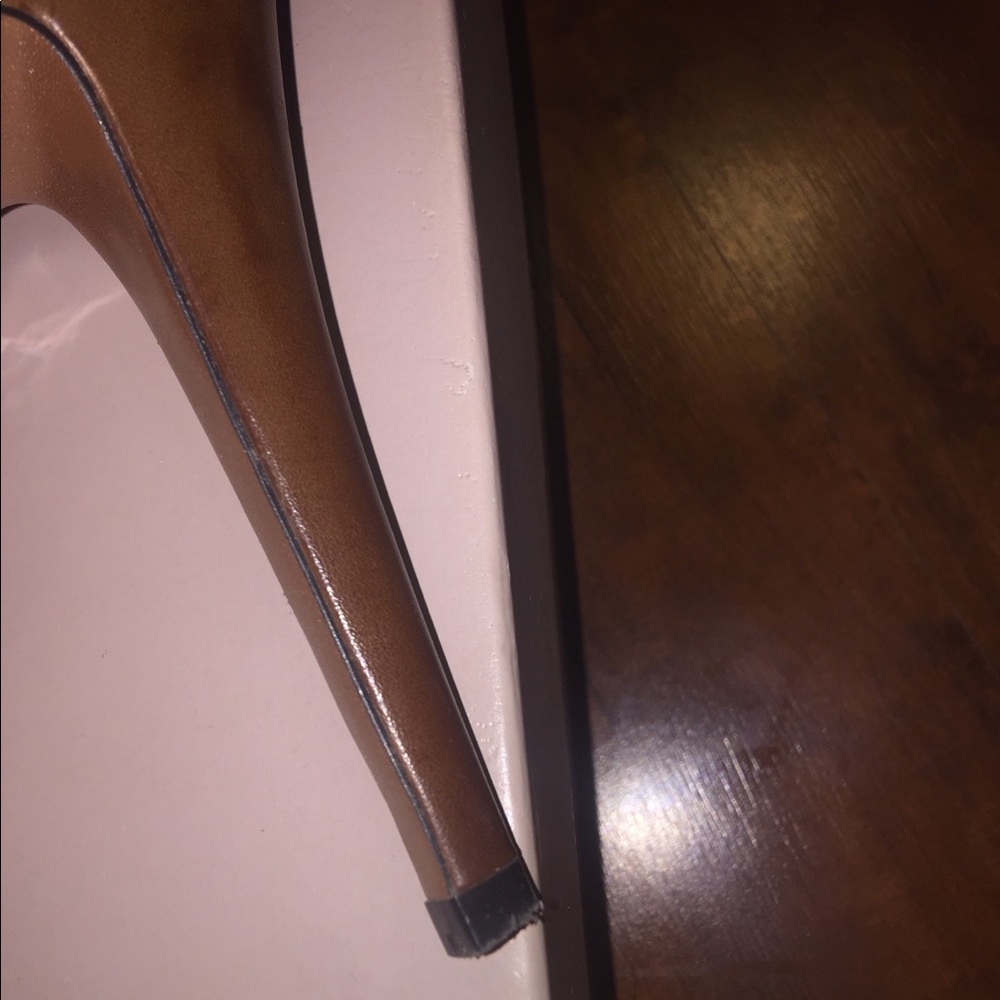 Amazing Shoes!! - Picture 5 of 7